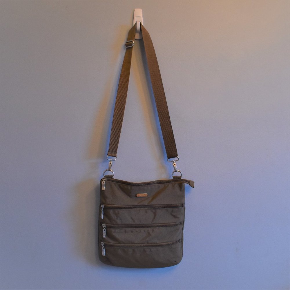 Baggallini Zipper Bagg in Brown